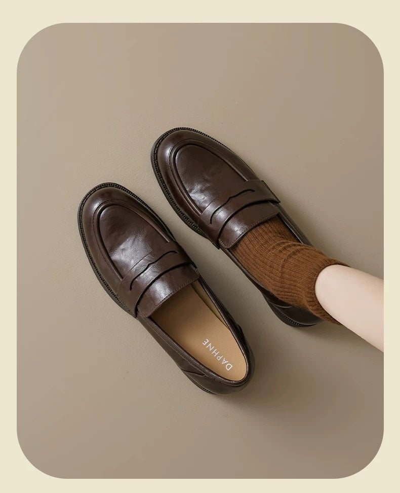 Women's Black Leather Pumps - image 6