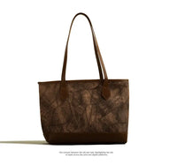 Bolso tipo tote de rombos acolchados - image 5