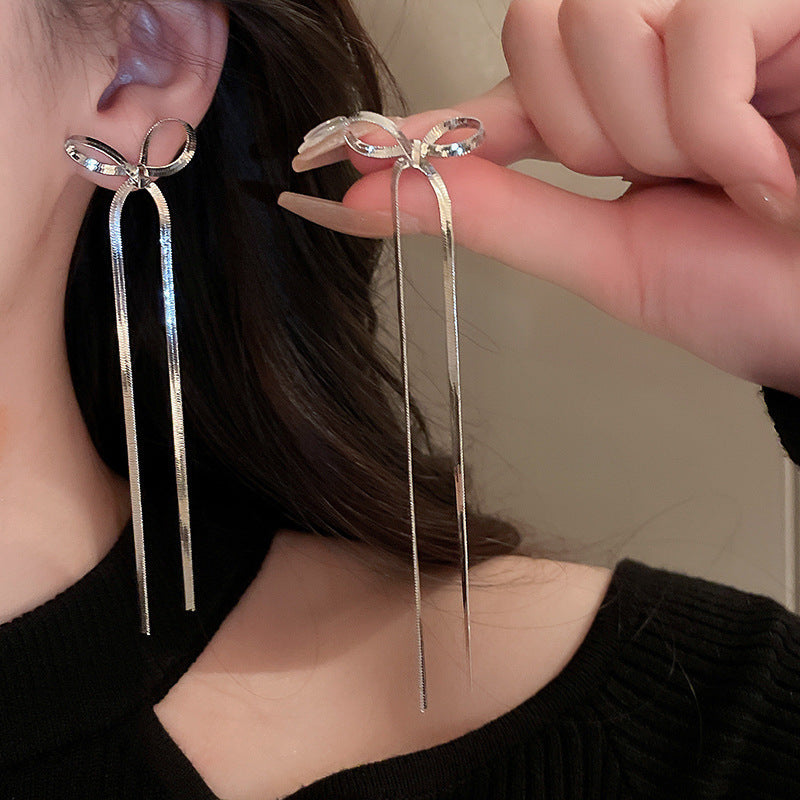 Delicate Bow Necklace and Earring Set - image 9