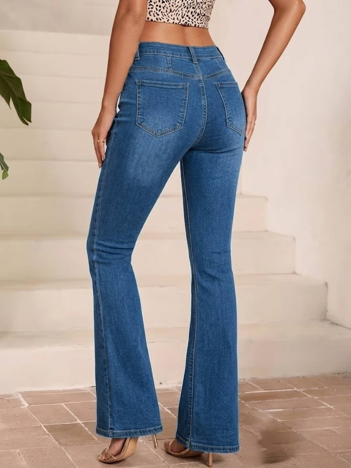 Jeans acampanados retro de tiro alto con botones - image 6