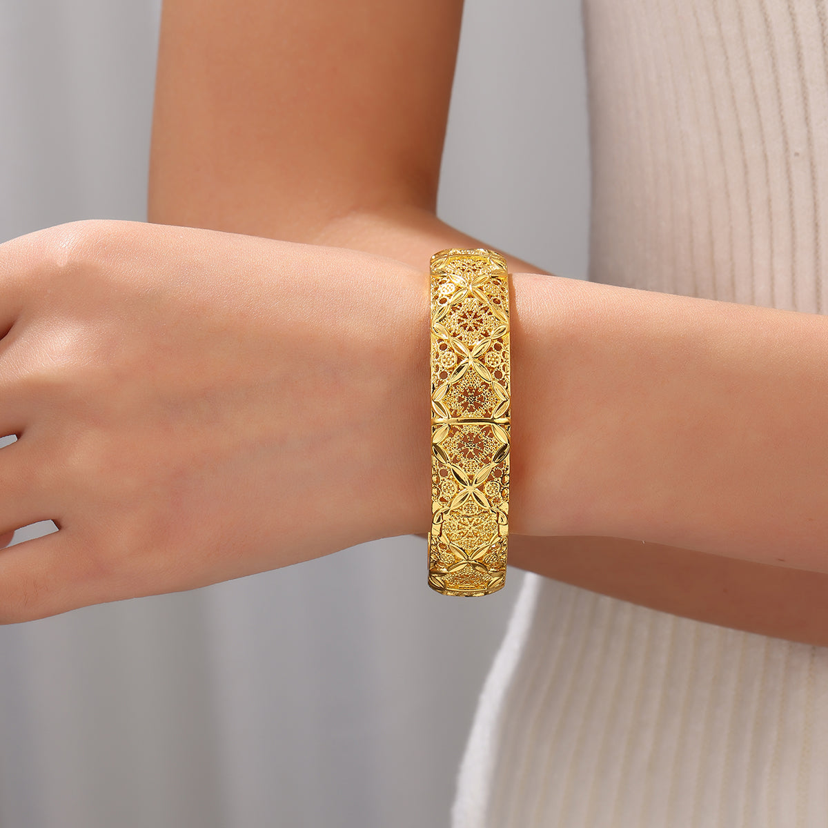 18K Gold Four Leaf Clover Cuff Bracelet - image 3