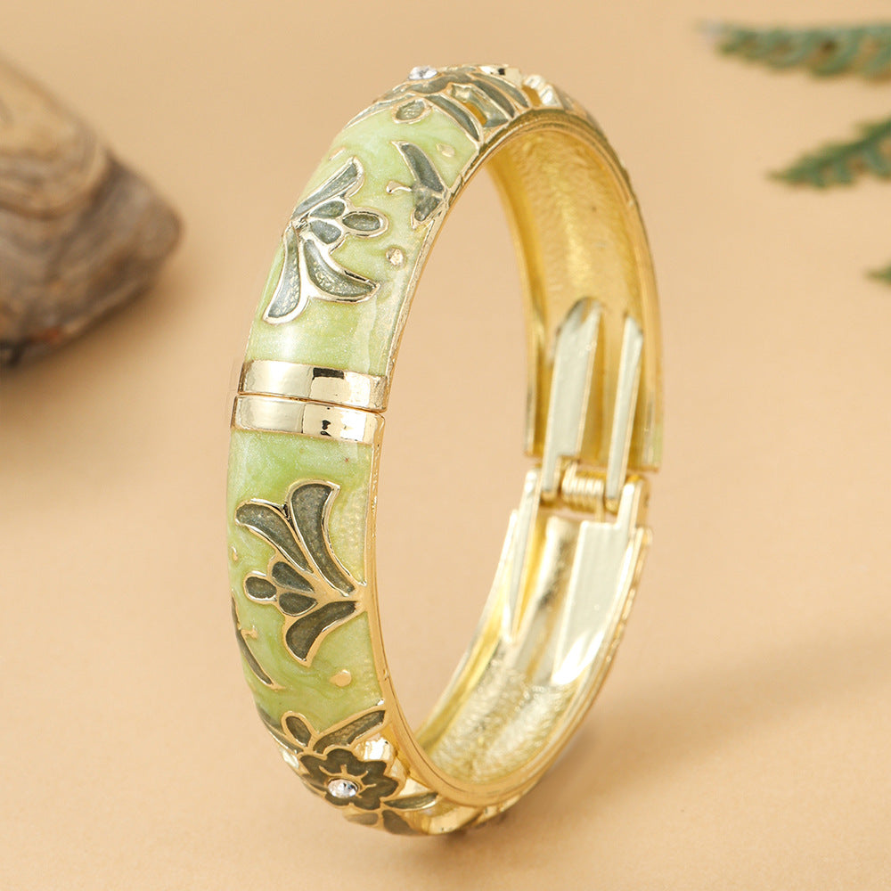 Retro Flower and Leaf Bracelet - image 7