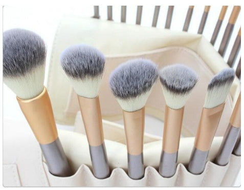 Champagne Handle Makeup Brush Set - image 4