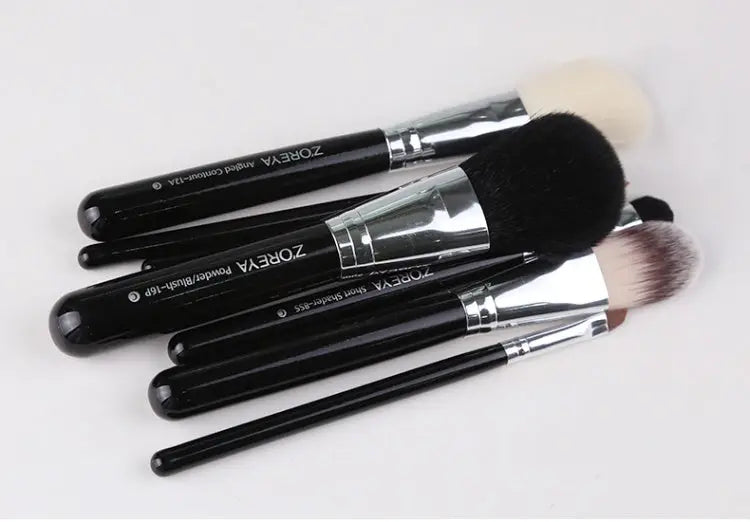 Set de brochas de maquillaje esenciales - image 4
