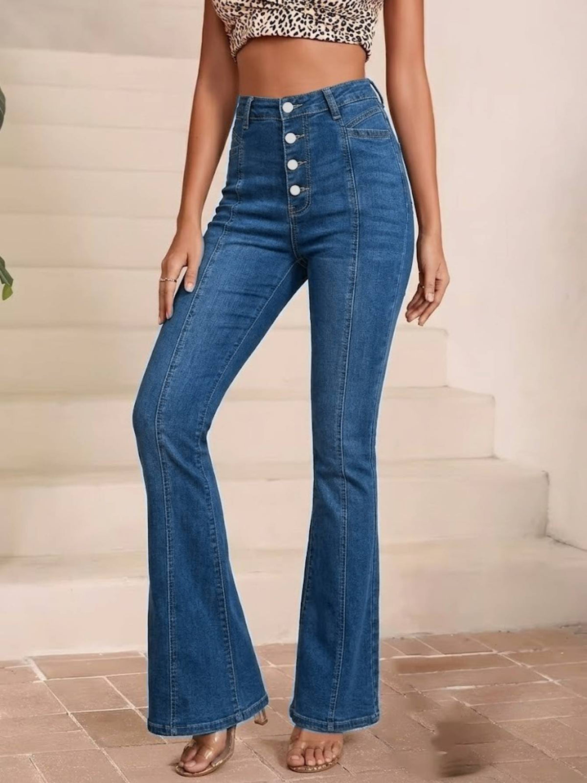 Jeans acampanados retro de tiro alto con botones - image 5