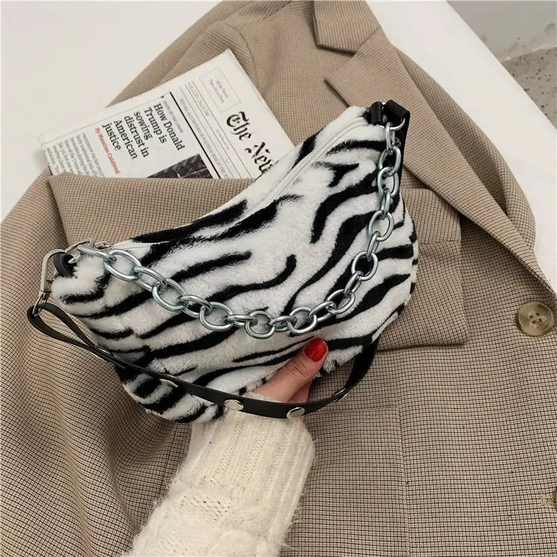 Bolso de hombro de peluche de leopardo - image 6