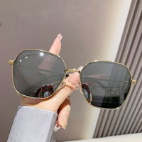 Oversized UV Protection Sunglasses - image 1