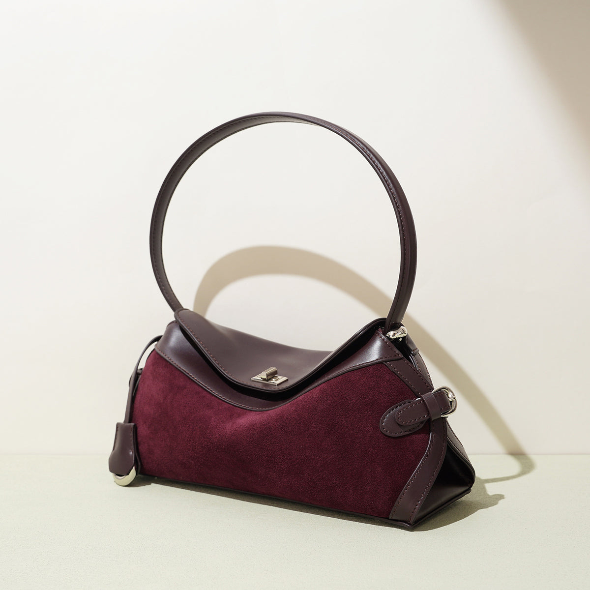 Sleek Minimalist Crossbody Bag - image 3