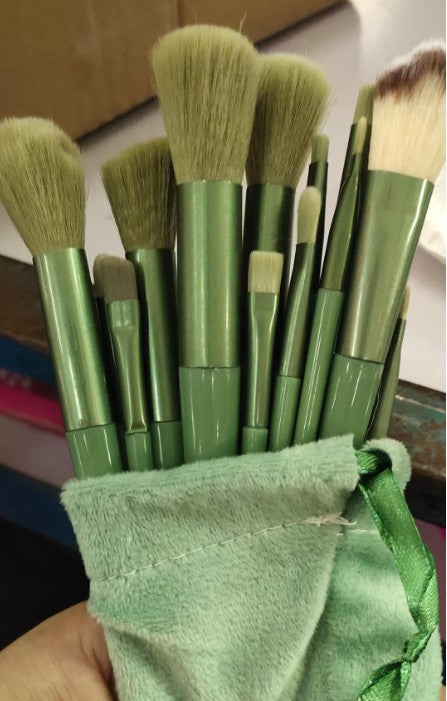 13-Piece Makeup Brush Set - image 12