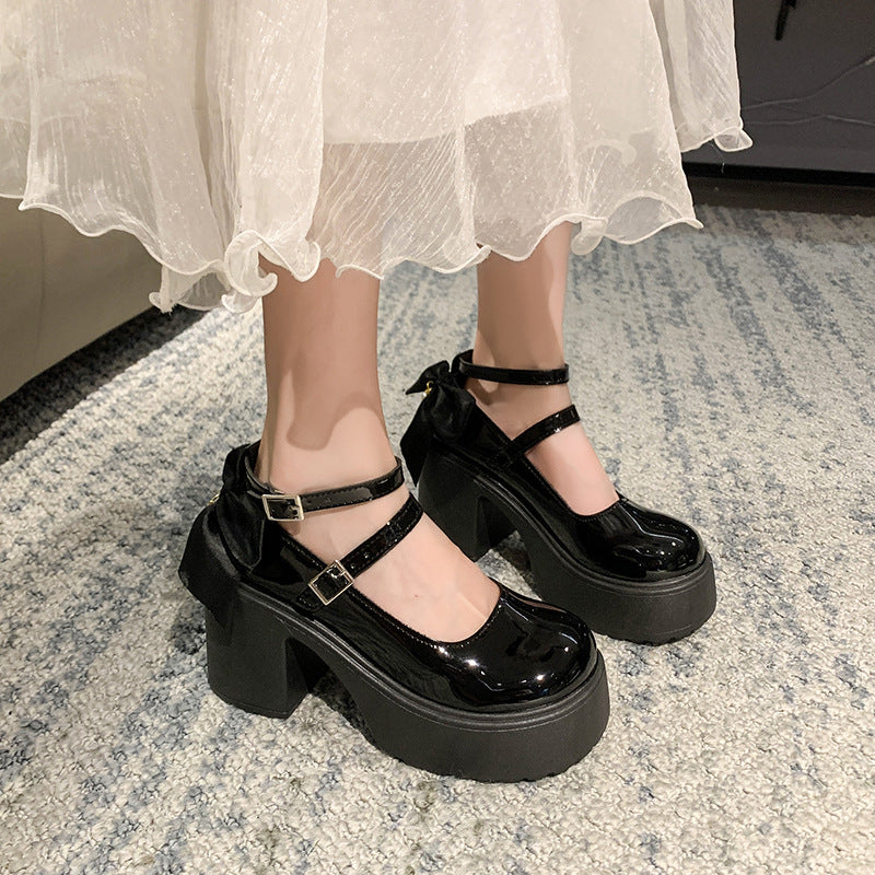 Classic Women's Pumps - image 4