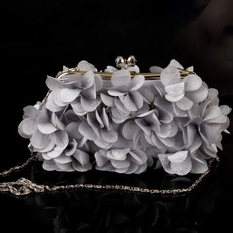 Bolso de noche floral para novia - image 11