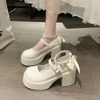 Classic Women's Pumps - image 1
