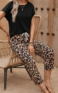 Summer Solid Color Round Neck Short Sleeve T-Shirt And Leopard Print Casual Pants Two Piece Set For Women - image 9