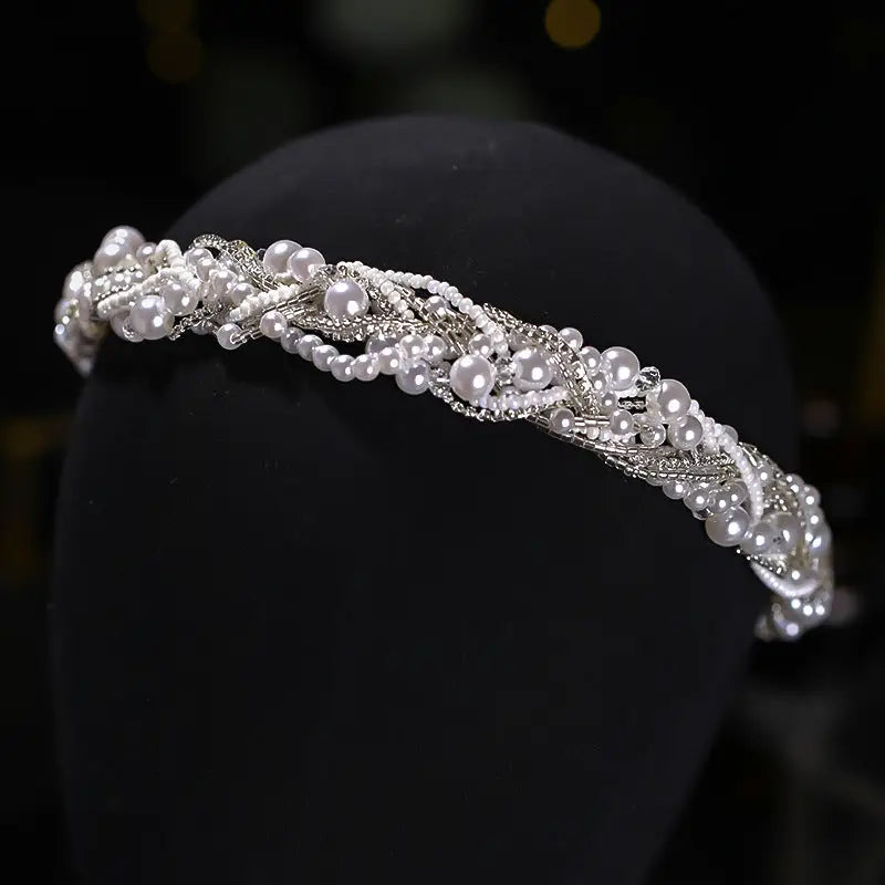 Diadema de perlas para novia - image 2