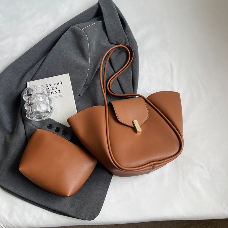 Large Capacity Everyday Shoulder Bag - image 3
