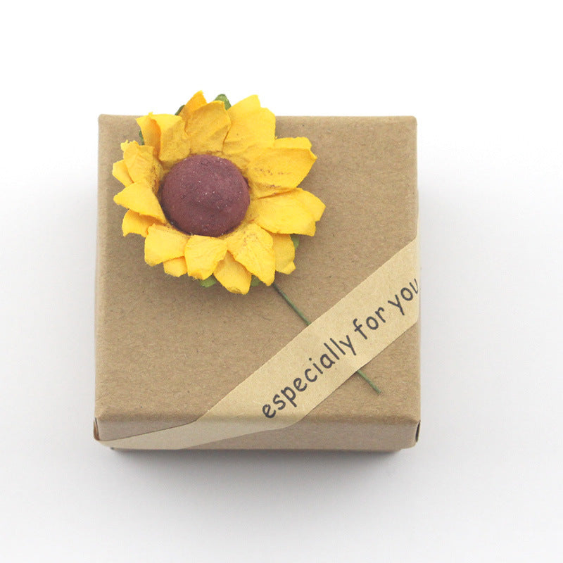 Collar relicario de girasol You Are My Sunshine - image 9