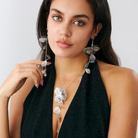 Gold Ginkgo Leaf Choker Necklace - image 3