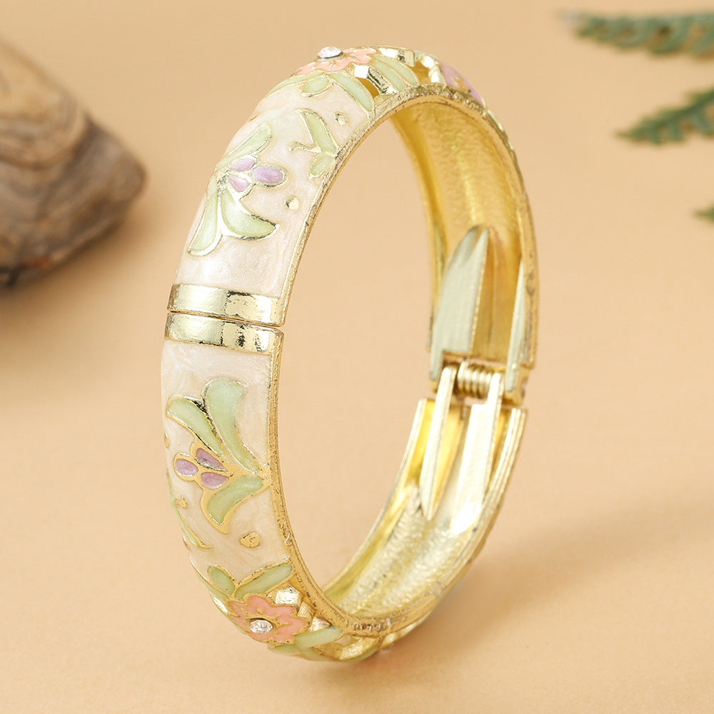 Retro Flower and Leaf Bracelet - image 5