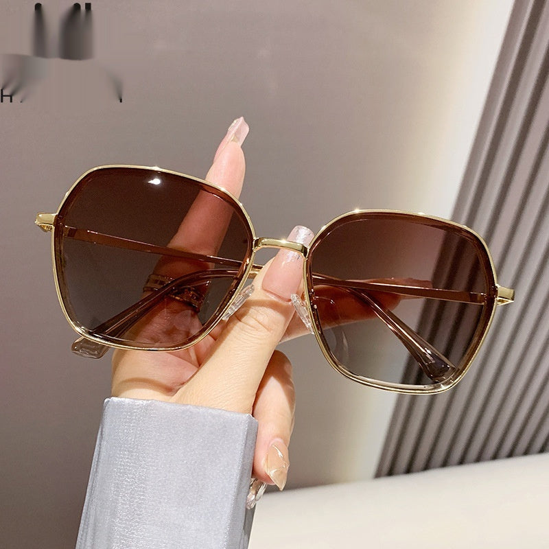 Oversized UV Protection Sunglasses - image 4