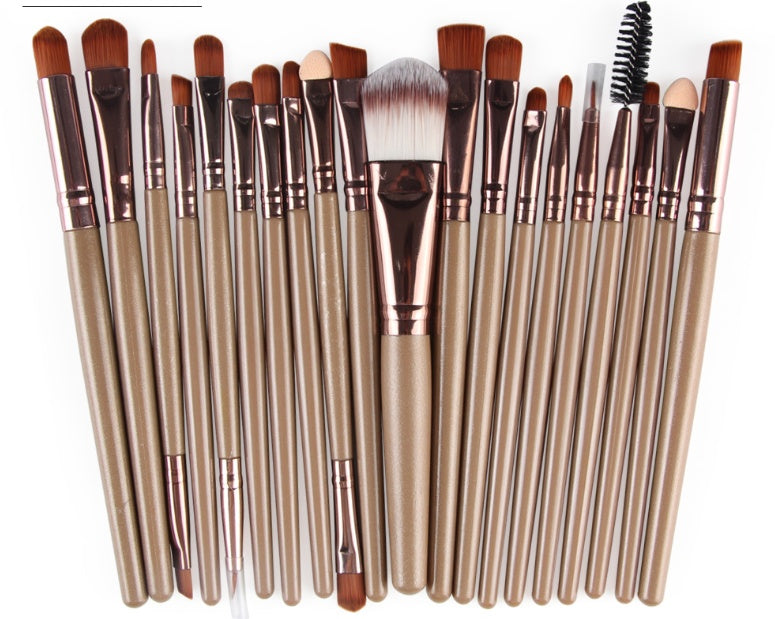 Powder, Blush and Eyeshadow Brush Set - image 9