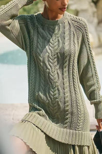 Vestido suéter de punto trenzado con bajo plisado - image 9