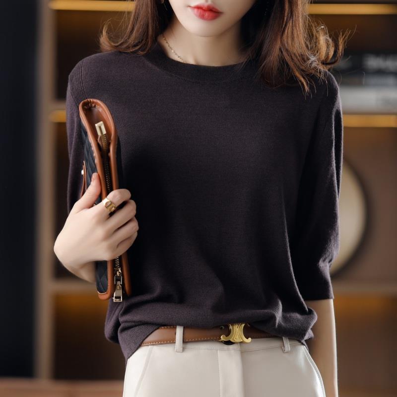 Women's Loose Round Neck Three-Quarter Sleeve Top