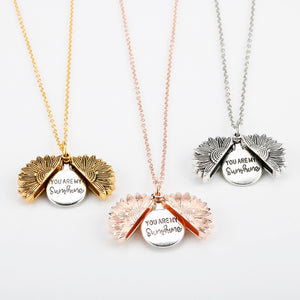 Collar relicario de girasol You Are My Sunshine