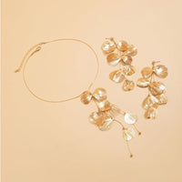 Gold Ginkgo Leaf Choker Necklace - image 4