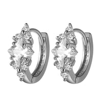 Aretes de aro huggie con circonitas cuadradas - image 2