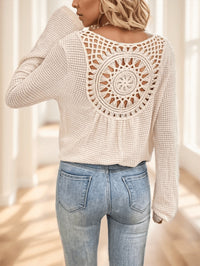 Women'S Elegant V-Neck Long Sleeve T-Shirt With Contrast Lace Detail - image 8