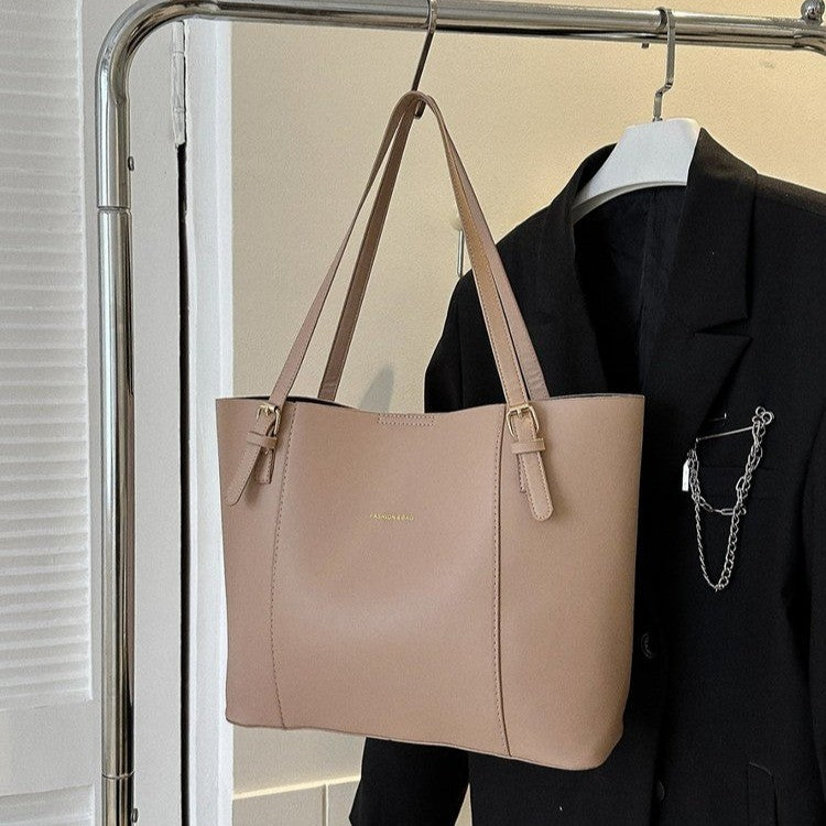 Elegant Everyday Shoulder Bag - image 5