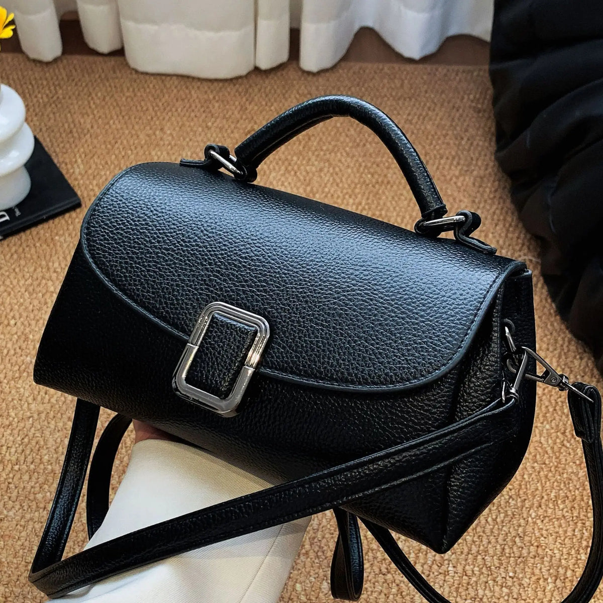Bolso cruzado minimalista - image 3