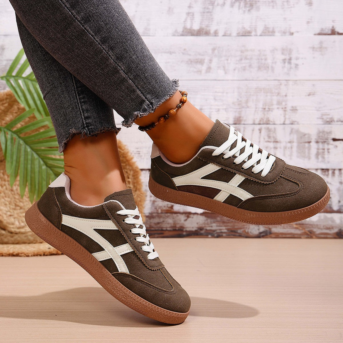 Women's Casual Lace-Up Canvas Sneakers