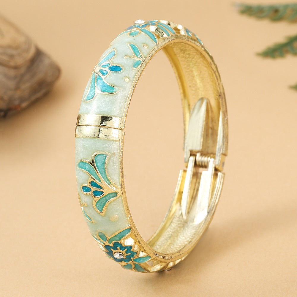 Retro Flower and Leaf Bracelet