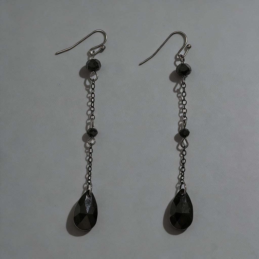 Red Drop Tassel Gothic Earrings - image 3