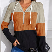 Sudadera con capucha y cremallera con bloques de color - image 1