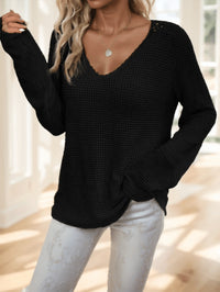 Women'S Elegant V-Neck Long Sleeve T-Shirt With Contrast Lace Detail - image 1