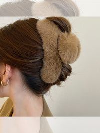 Pinza para el cabello grande de peluche - image 6