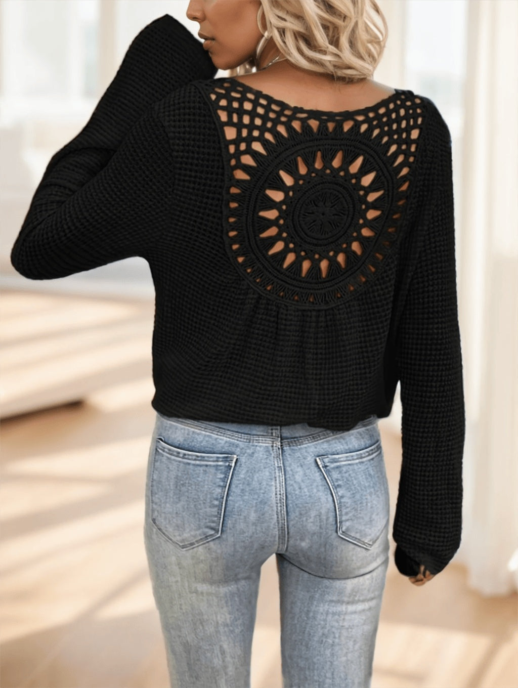 Women'S Elegant V-Neck Long Sleeve T-Shirt With Contrast Lace Detail - image 7