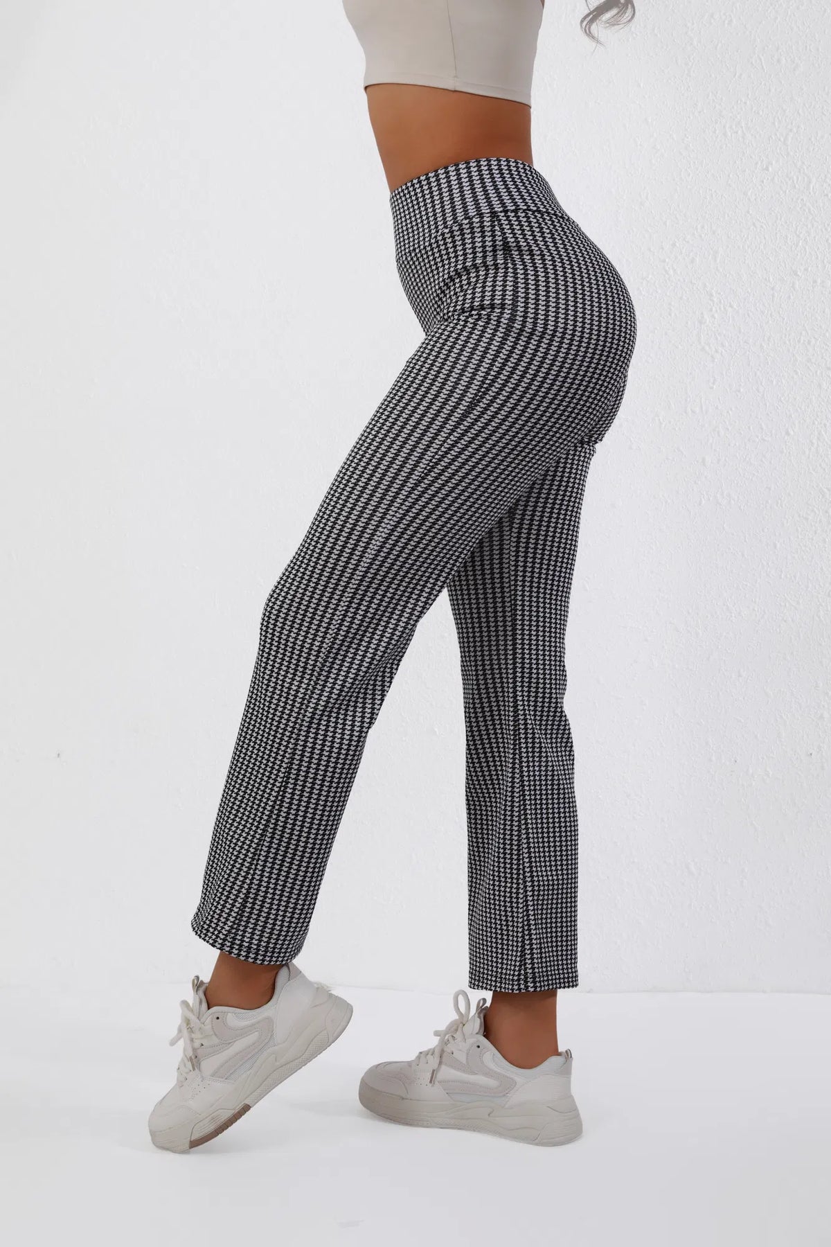 High-Waisted Houndstooth Flare Trousers Sleek Fit, Comfy Stretch, Classy Look - image 4