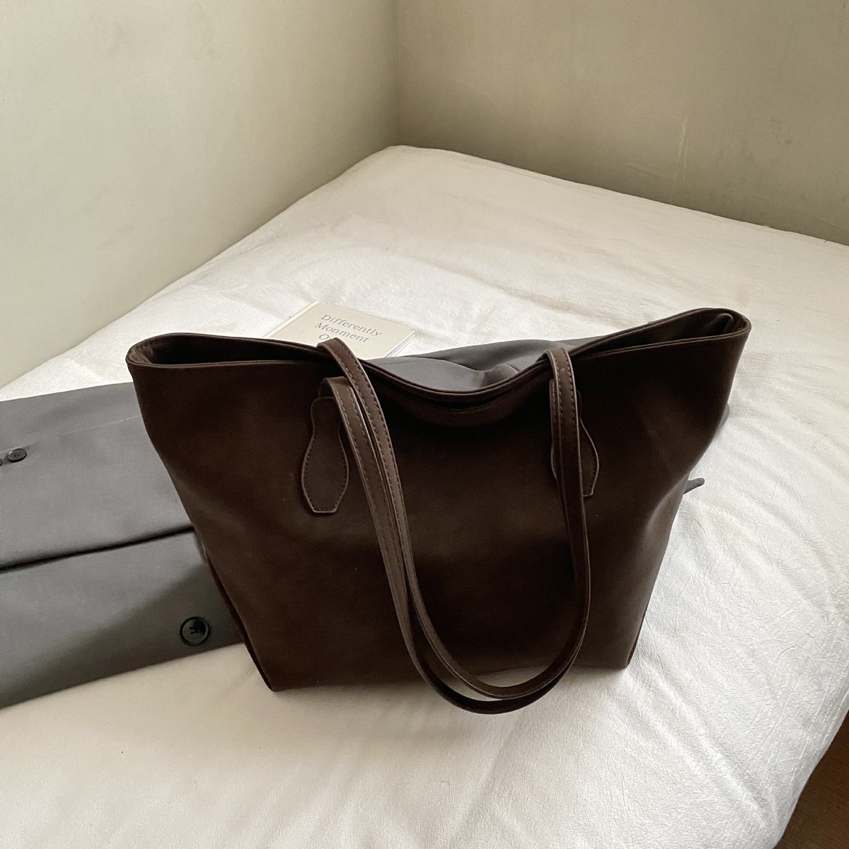 Retro Large Underarm Shoulder Bag - image 9