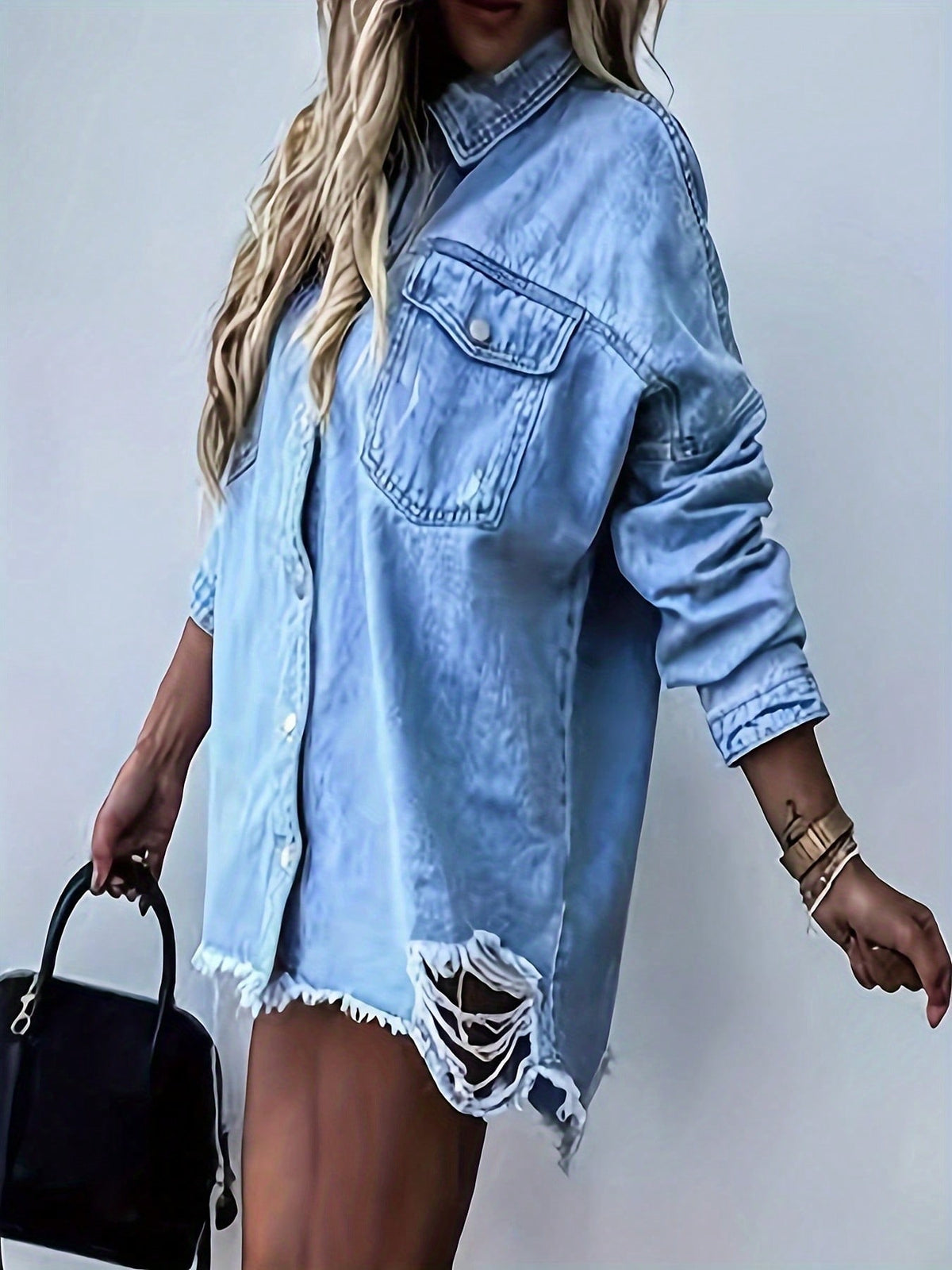 A Multifunctional Denim Jacket For Women's Denim Clothing